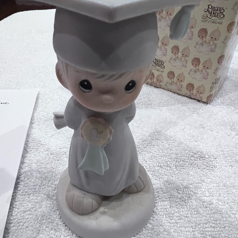 Precious Moments Graduation Figurine (Boy) vintage 1986 in original box